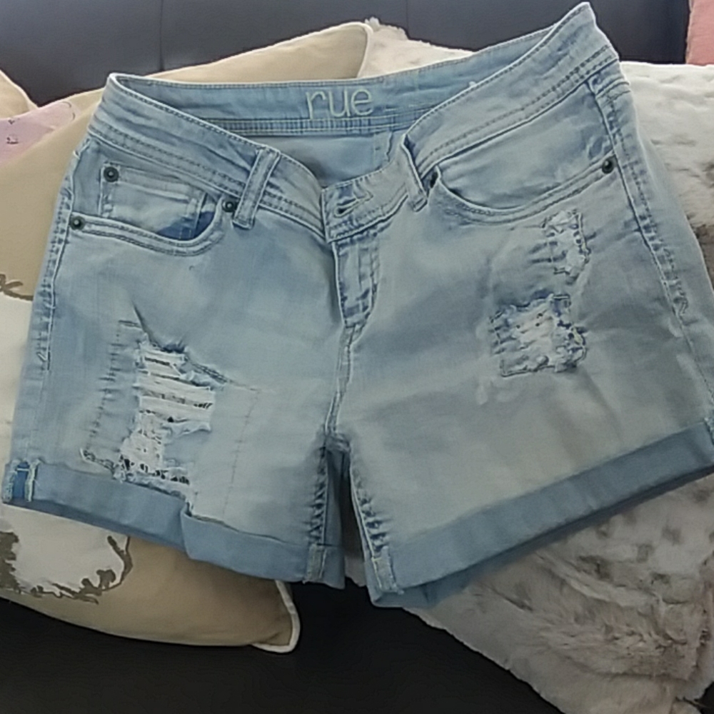 rue 21 shorts ripped design size 5/6, NWOT